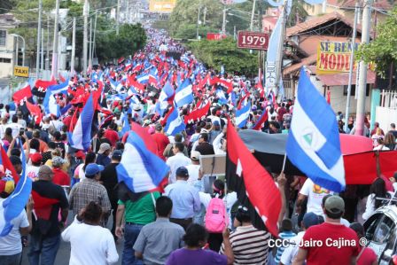Caminata Con Amor que todo puede, con Amor que todo vence en Nuestra Nicaragua Libre ! Mujeres por la Vida !
