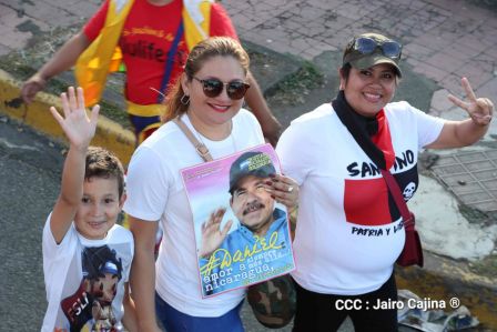 Caminata Con Amor que todo puede, con Amor que todo vence en Nuestra Nicaragua Libre ! Mujeres por la Vida !
