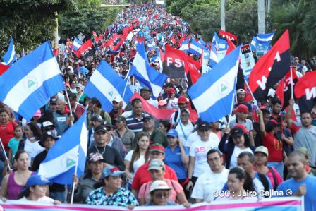 Caminata Con Amor que todo puede, con Amor que todo vence en Nuestra Nicaragua Libre ! Mujeres por la Vida !