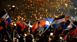 Daniel y Rosario participaron en Marcha de las Antorchas en Cuba