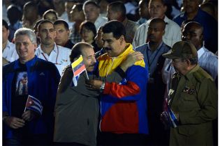 Daniel y Rosario participaron en Marcha de las Antorchas en Cuba