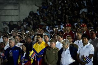 Daniel y Rosario participaron en Marcha de las Antorchas en Cuba