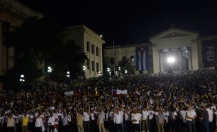 Daniel y Rosario participaron en Marcha de las Antorchas en Cuba