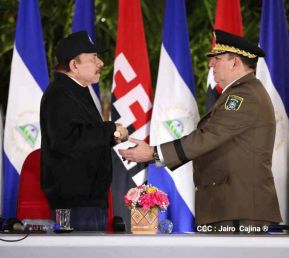 Toma de posesión del cargo de Comandante en Jefe del Ejército de Nicaragua