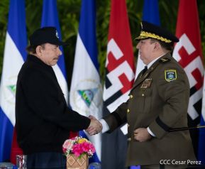 Toma de posesión del cargo de Comandante en Jefe del Ejército de Nicaragua