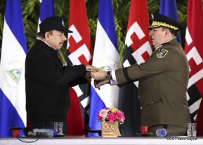 Toma de posesión del cargo de Comandante en Jefe del Ejército de Nicaragua