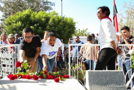 Desborde de Amor en  homenaje a los héroes y mártires de Los Sabogales