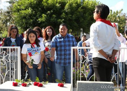 Desborde de Amor en  homenaje a los héroes y mártires de Los Sabogales