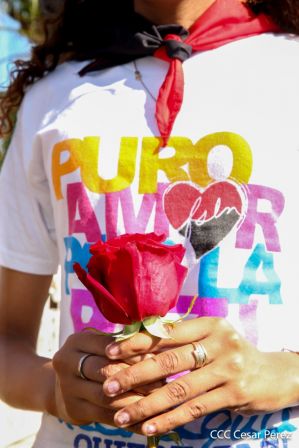 Desborde de Amor en  homenaje a los héroes y mártires de Los Sabogales