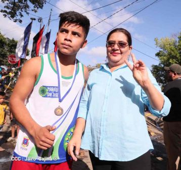 Desborde de Amor en  homenaje a los héroes y mártires de Los Sabogales