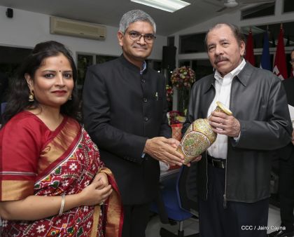  Cinco nuevos embajadores concurrentes presentan cartas credenciales