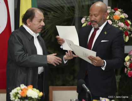  Cinco nuevos embajadores concurrentes presentan cartas credenciales