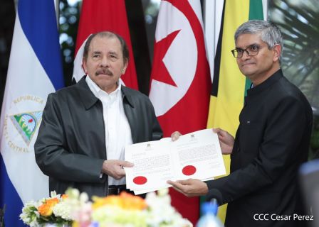  Cinco nuevos embajadores concurrentes presentan cartas credenciales