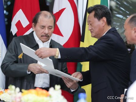  Cinco nuevos embajadores concurrentes presentan cartas credenciales