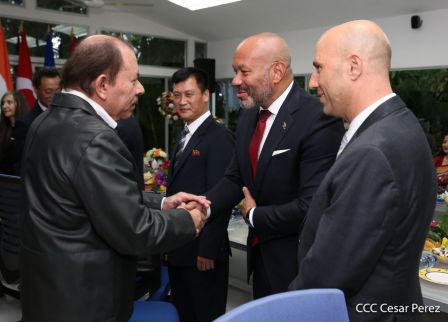  Cinco nuevos embajadores concurrentes presentan cartas credenciales