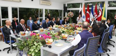  Cinco nuevos embajadores concurrentes presentan cartas credenciales