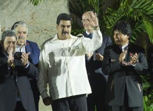 Daniel y Rosario junto a presidentes CELAC en Palacio de la Revolución (Cuba)