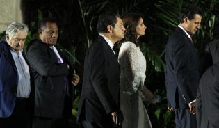 Daniel y Rosario junto a presidentes CELAC en Palacio de la Revolución (Cuba)