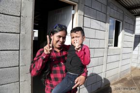 Familias recibieron las primeras 100 casas del programa Bismarck Martínez