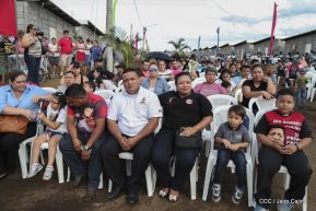 Familias recibieron las primeras 100 casas del programa Bismarck Martínez