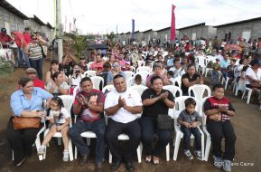 Familias recibieron las primeras 100 casas del programa Bismarck Martínez