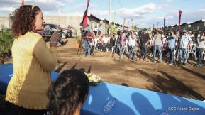 Familias recibieron las primeras 100 casas del programa Bismarck Martínez