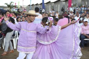 Familias recibieron las primeras 100 casas del programa Bismarck Martínez