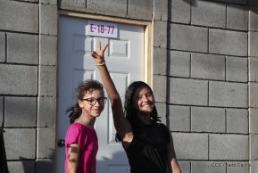 Familias recibieron las primeras 100 casas del programa Bismarck Martínez