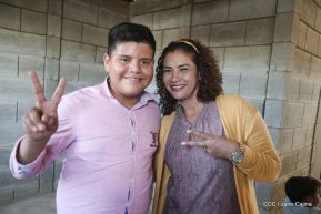 Familias recibieron las primeras 100 casas del programa Bismarck Martínez