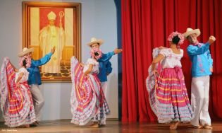 UNICA celebra aniversario natal del Cardenal Miguel Obando y Bravo