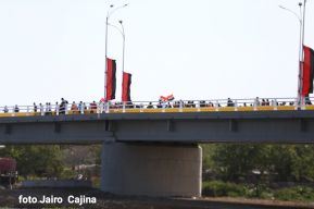 Inauguran puente "El Paso de Panaloya"