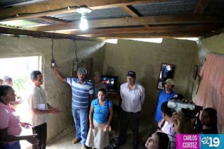 Electrificación en San Juan del Río Coco