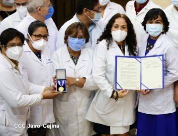 Medalla de Honor a Trabajadores de la Salud de Nicaragua, Guerros de Luz y Amor