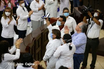 Medalla de Honor a Trabajadores de la Salud de Nicaragua, Guerros de Luz y Amor