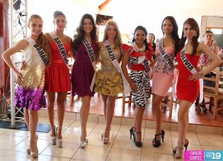 Candidatas a Miss Teen Universe visitan Puerto Salvador Allende