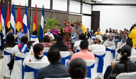 Juventud Sandinista rinde homenaje al maestro Orlando Pineda y al profesor Miguel de Castilla