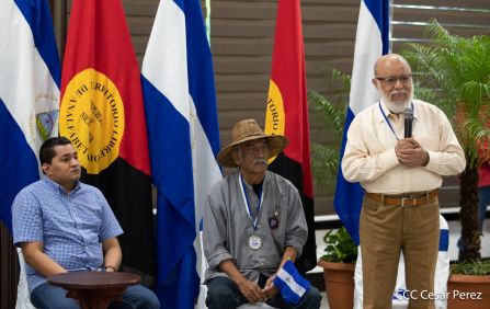 Juventud Sandinista rinde homenaje al maestro Orlando Pineda y al profesor Miguel de Castilla