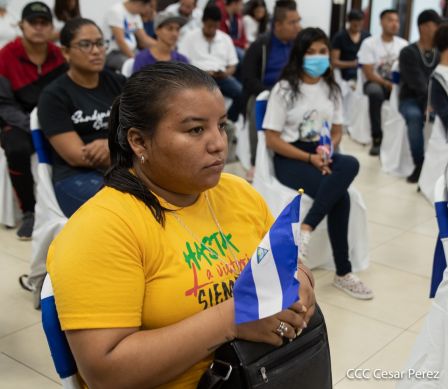 Juventud Sandinista rinde homenaje al maestro Orlando Pineda y al profesor Miguel de Castilla