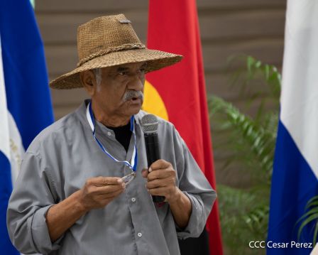 Juventud Sandinista rinde homenaje al maestro Orlando Pineda y al profesor Miguel de Castilla