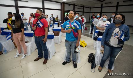 Juventud Sandinista rinde homenaje al maestro Orlando Pineda y al profesor Miguel de Castilla