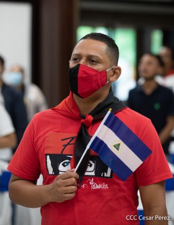 Juventud Sandinista rinde homenaje al maestro Orlando Pineda y al profesor Miguel de Castilla