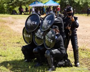 Mujeres de la DOEP saludan 41 años de fundación de la Policía Nacional