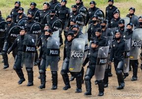 Mujeres de la DOEP saludan 41 años de fundación de la Policía Nacional