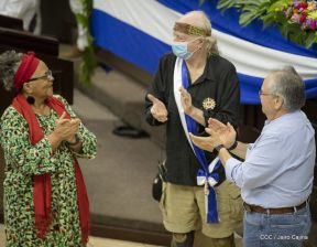 Reconocimiento al héroe de la solidaridad Brian Wilson