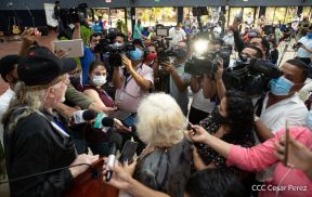 Reconocimiento al héroe de la solidaridad Brian Wilson