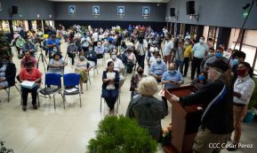 Reconocimiento al héroe de la solidaridad Brian Wilson