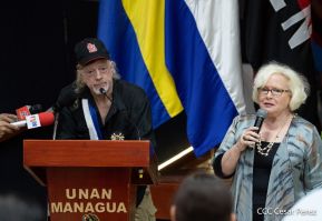 Reconocimiento al héroe de la solidaridad Brian Wilson