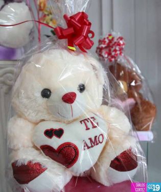 Románticos nicaragüenses celebran Día de San Valentín