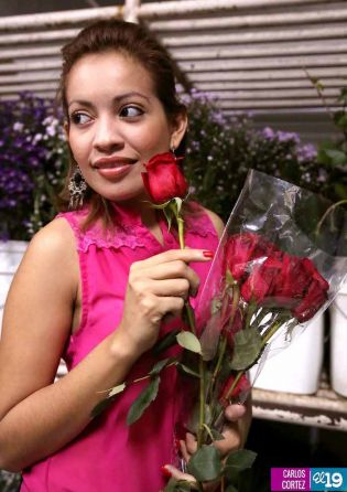Románticos nicaragüenses celebran Día de San Valentín