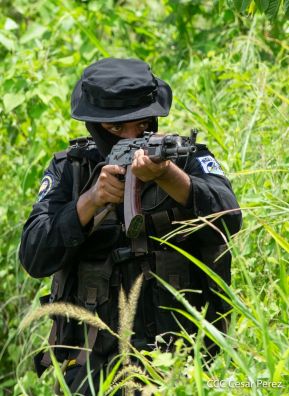 DOEP de la Policía Nacional realiza ejercicios demostrativos